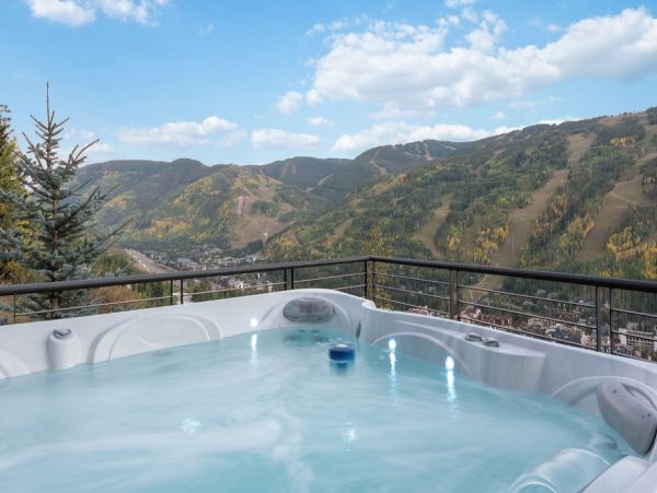 Four Bedroom Mountain View Vacation Rental Home