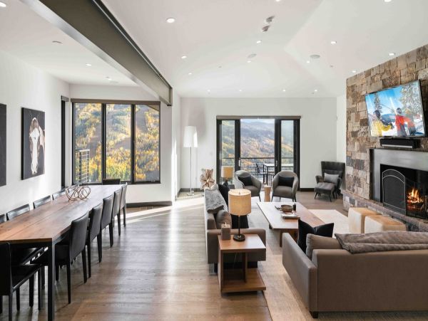 Four Bedroom Mountain View Vacation Rental Home
