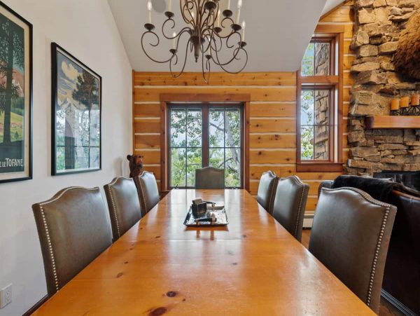 On Demand Ski Shuttle to Lifts Luxury Townhome