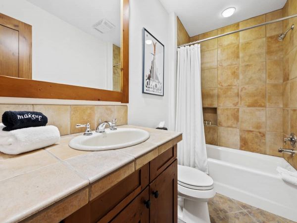 On Demand Ski Shuttle to Lifts Luxury Townhome