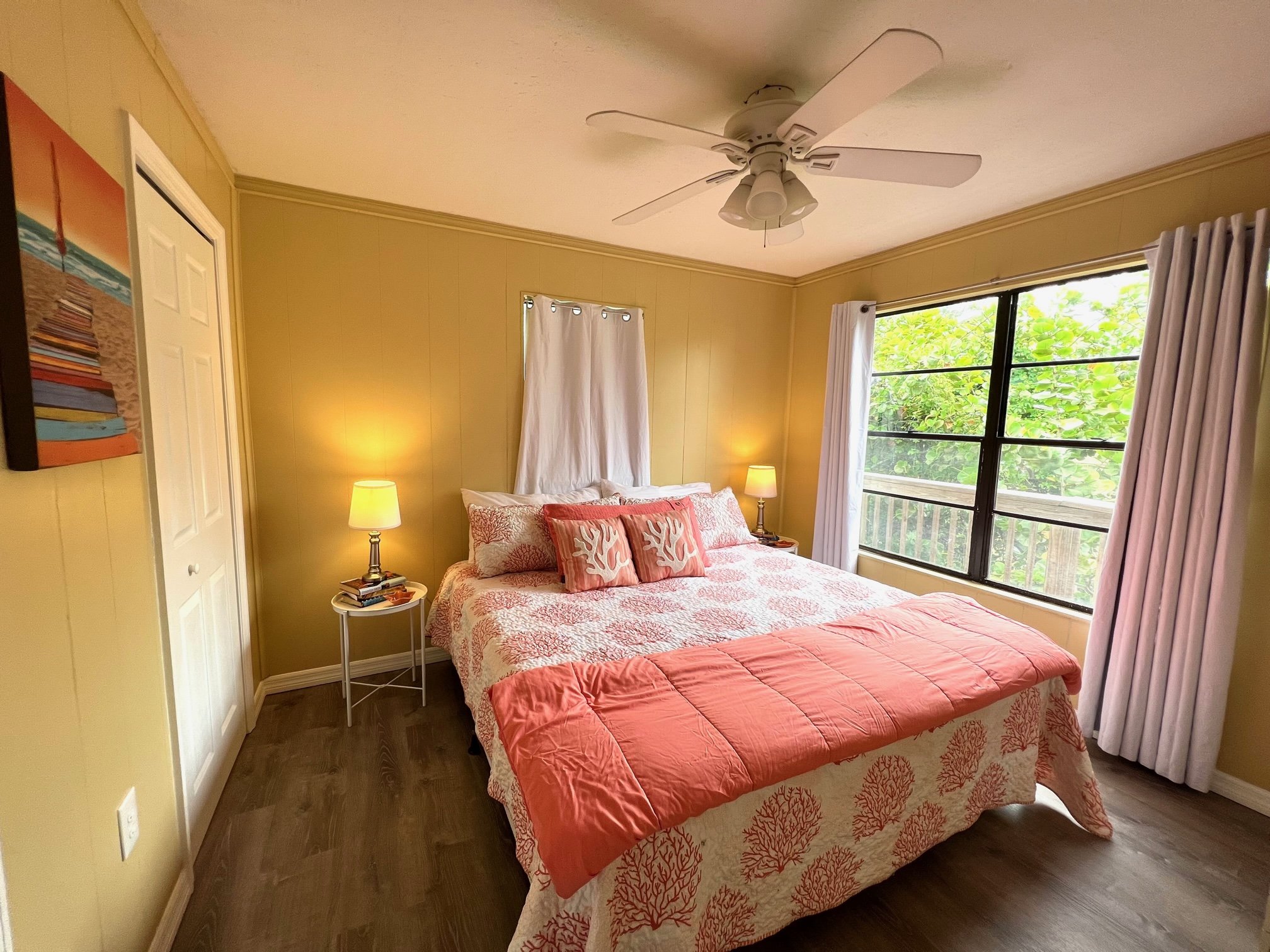 Charming 2 Bedroom Home Close to Beach