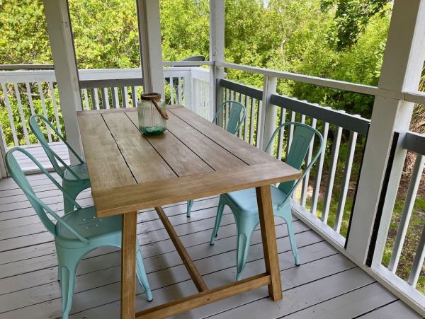 Charming 2 Bedroom Home Close to Beach