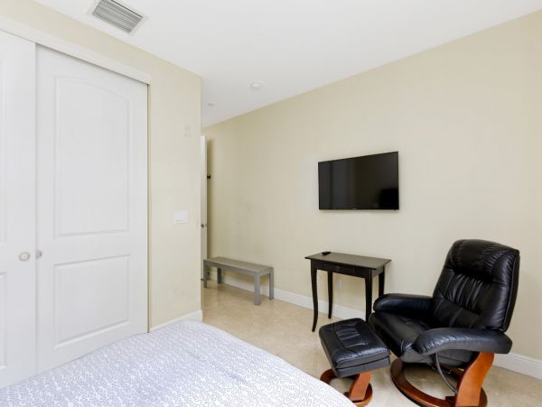 Deerfield Beach Condo 1011031
