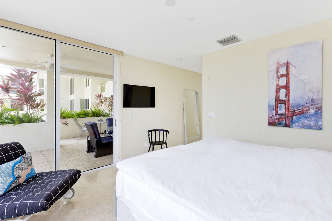 Deerfield Beach Condo 1011031
