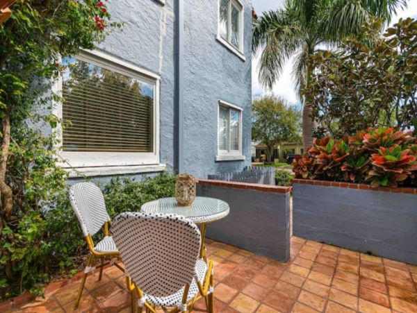 Palm Beach Condo 1011046