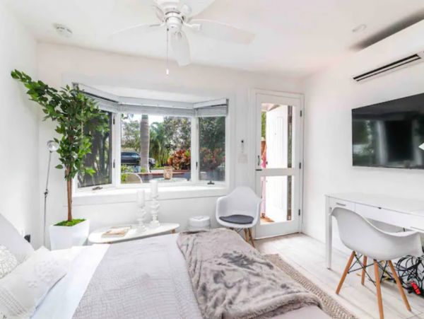 Palm Beach Condo 1011046