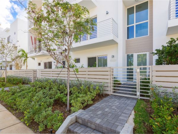 Boca Raton Townhouse Sleeps 10 Guests