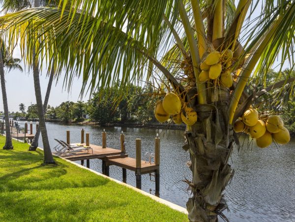 Pompano Canal Front Hideaway with Pool & Great Outdoor Area