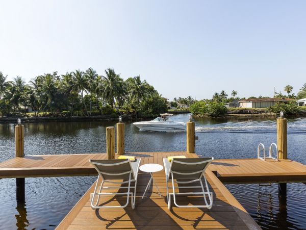Pompano Canal Front Hideaway with Pool & Great Outdoor Area