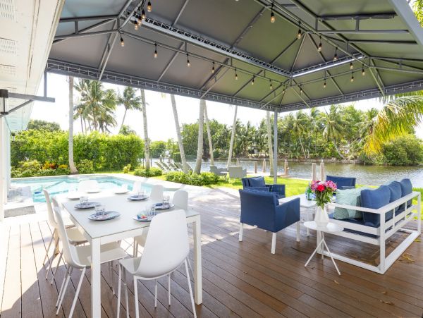 Pompano Canal Front Hideaway with Pool & Great Outdoor Area