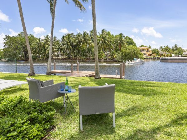 Pompano Canal Front Hideaway with Pool & Great Outdoor Area