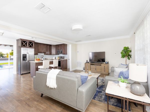 Pompano Canal Front Hideaway with Pool & Great Outdoor Area
