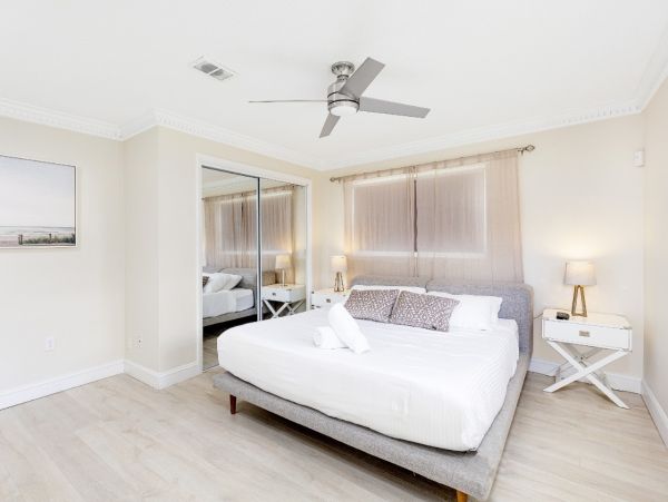Pompano Canal Front Hideaway with Pool & Great Outdoor Area