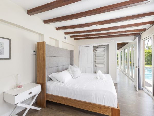 Pompano Canal Front Hideaway with Pool & Great Outdoor Area