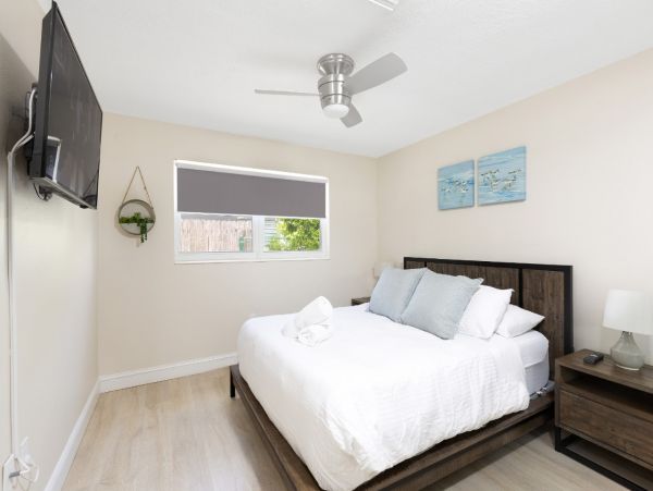 Pompano Canal Front Hideaway with Pool & Great Outdoor Area