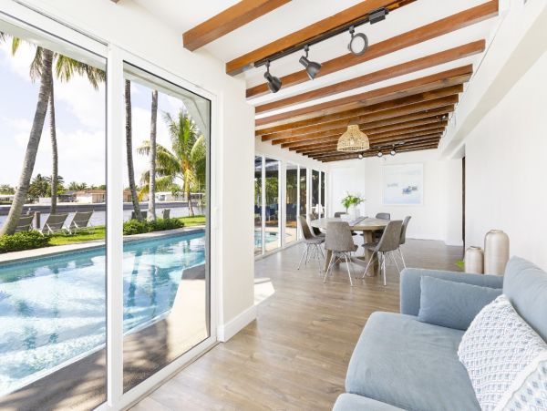 Pompano Canal Front Hideaway with Pool & Great Outdoor Area