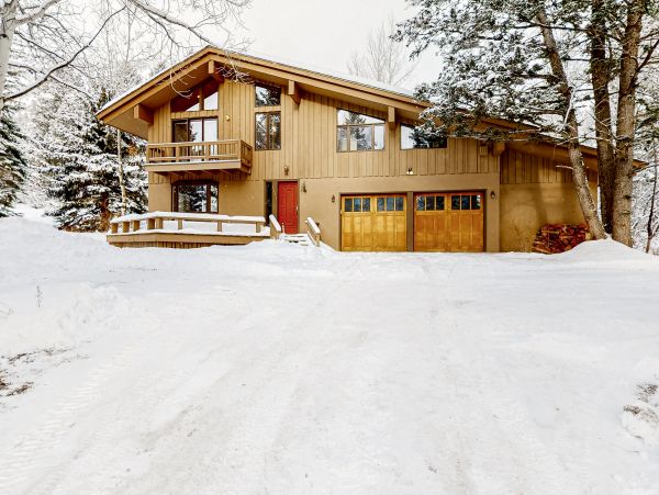 Mountain Perfect Getaway with 3 Bedrooms in Teton Village