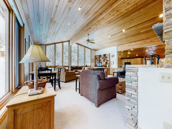 Mountain Perfect Getaway with 3 Bedrooms in Teton Village