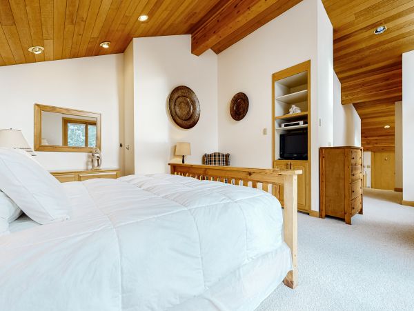 Mountain Perfect Getaway with 3 Bedrooms in Teton Village
