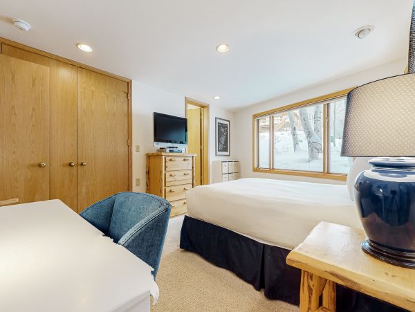 Mountain Perfect Getaway with 3 Bedrooms in Teton Village