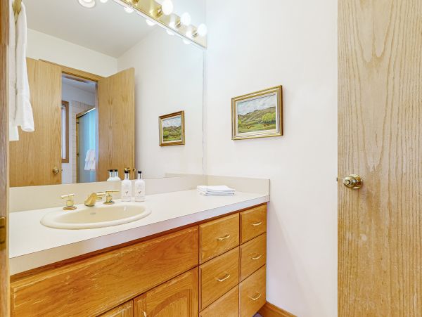 Mountain Perfect Getaway with 3 Bedrooms in Teton Village