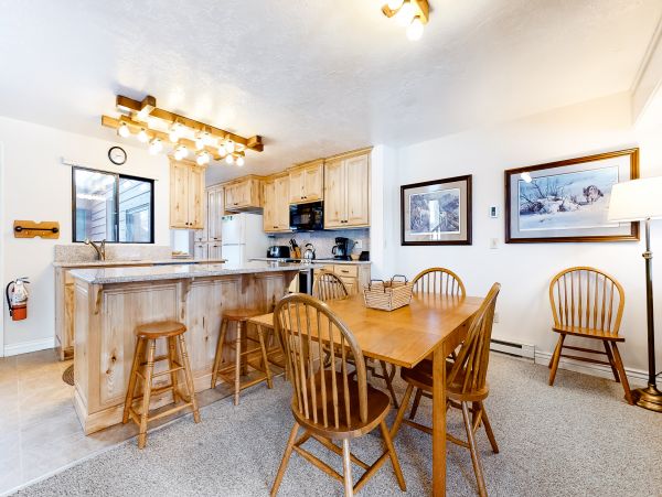 Three Bedroom Vacation Condo in Jackson Hole Sleeps Eight