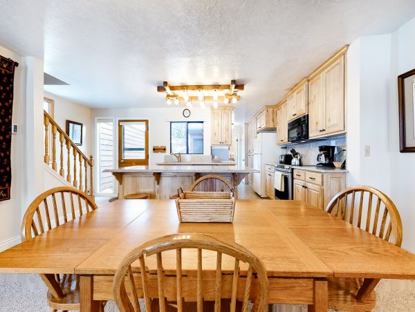 Three Bedroom Vacation Condo in Jackson Hole Sleeps Eight