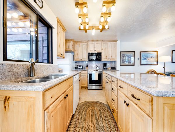 Three Bedroom Vacation Condo in Jackson Hole Sleeps Eight