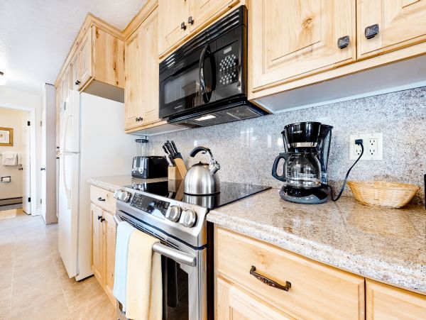 Three Bedroom Vacation Condo in Jackson Hole Sleeps Eight