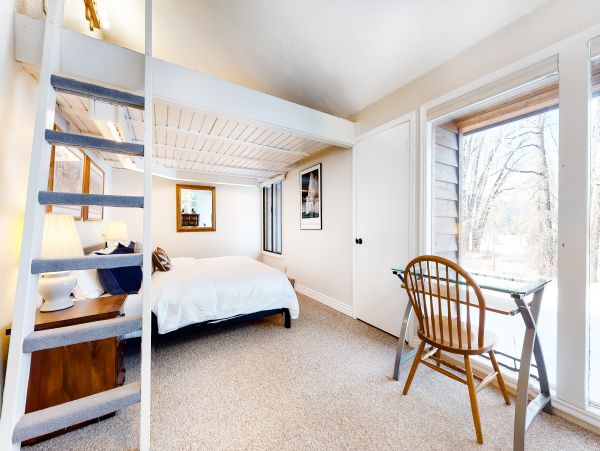 Three Bedroom Vacation Condo in Jackson Hole Sleeps Eight