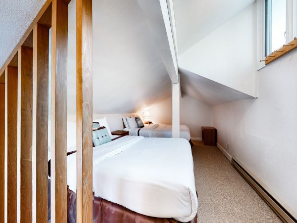 Three Bedroom Vacation Condo in Jackson Hole Sleeps Eight