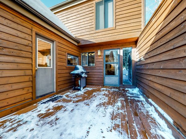Three Bedroom Vacation Condo in Jackson Hole Sleeps Eight