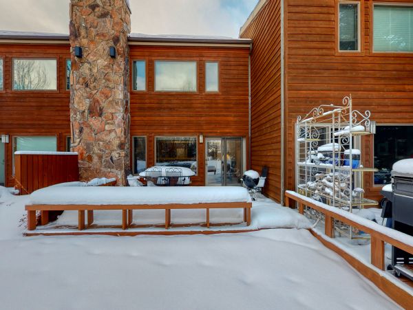 Modern Jackson Hole Vacation Rental with Fireplace