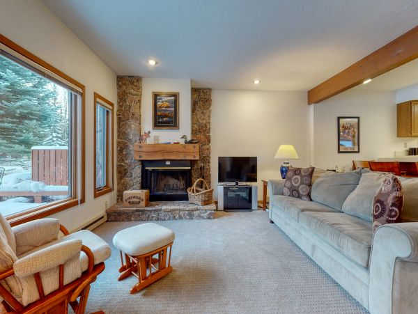 Modern Jackson Hole Vacation Rental with Fireplace