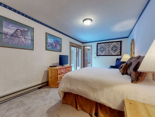 Modern Jackson Hole Vacation Rental with Fireplace