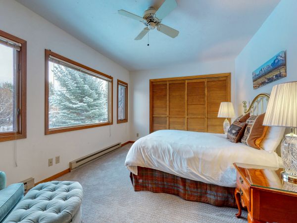 Modern Jackson Hole Vacation Rental with Fireplace
