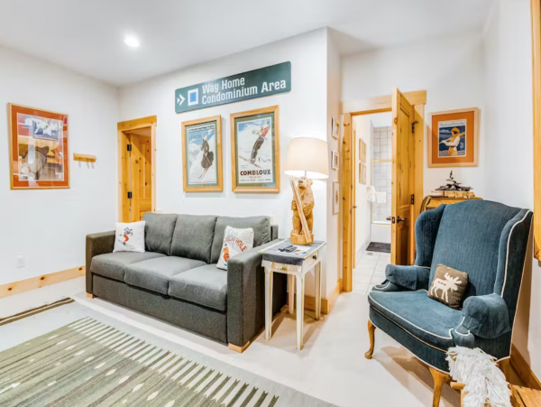 Ski in Ski out, 4 blocks from Teton Village