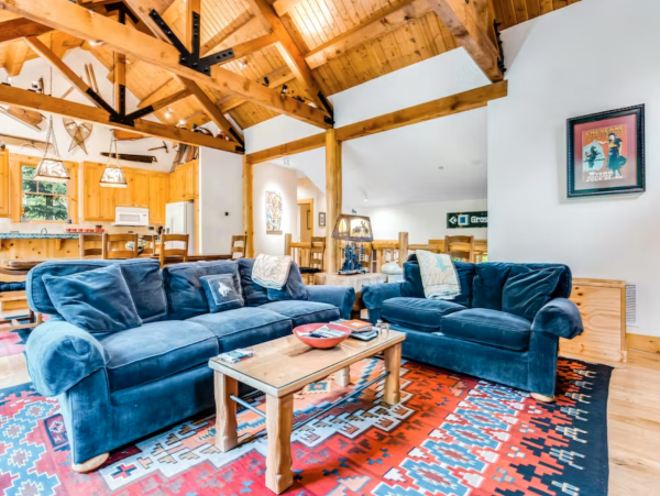 Ski in Ski out, 4 blocks from Teton Village