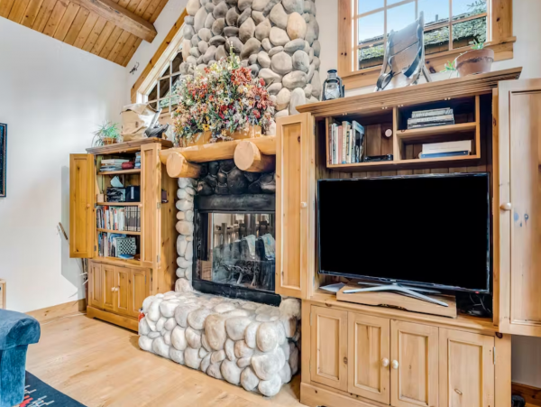 Ski in Ski out, 4 blocks from Teton Village
