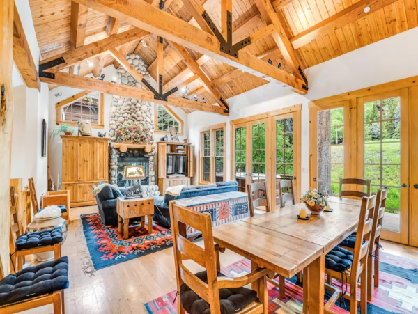 Ski in Ski out, 4 blocks from Teton Village