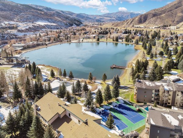 Avon Vacation Condo Four Bedroom Mountain Views