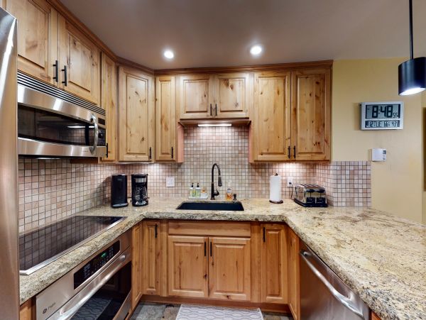 Avon Vacation Condo Four Bedroom Mountain Views