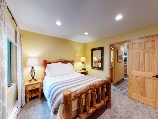 Avon Vacation Condo Four Bedroom Mountain Views