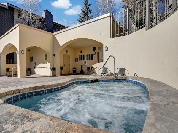 Avon Vacation Condo Four Bedroom Mountain Views