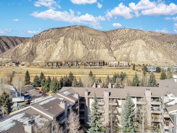Avon Vacation Condo Four Bedroom Mountain Views