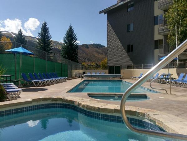 Avon Vacation Condo Four Bedroom Mountain Views