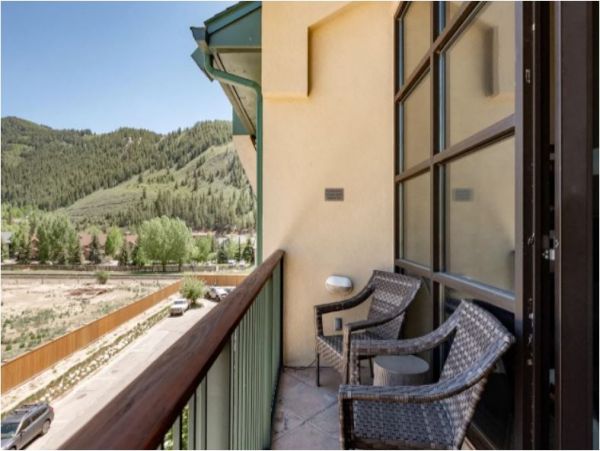 Avon Condo 1011155
