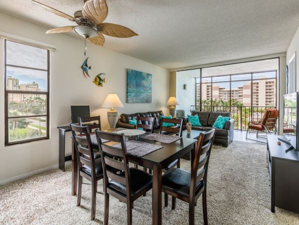 Marco Island Condo 1011158