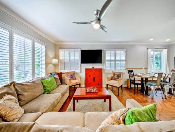 La Jolla Charming Vacation Home - 1/2 Block From Beach