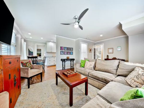 La Jolla Charming Vacation Home - 1/2 Block From Beach